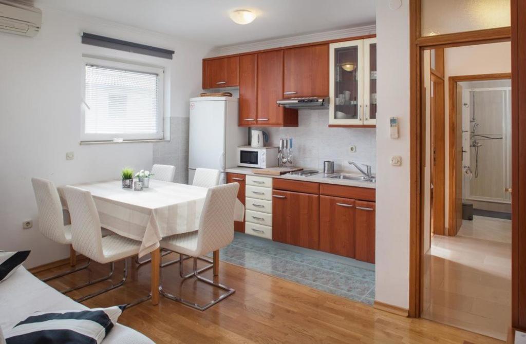 Center Kuzmanic Apartament Makarska